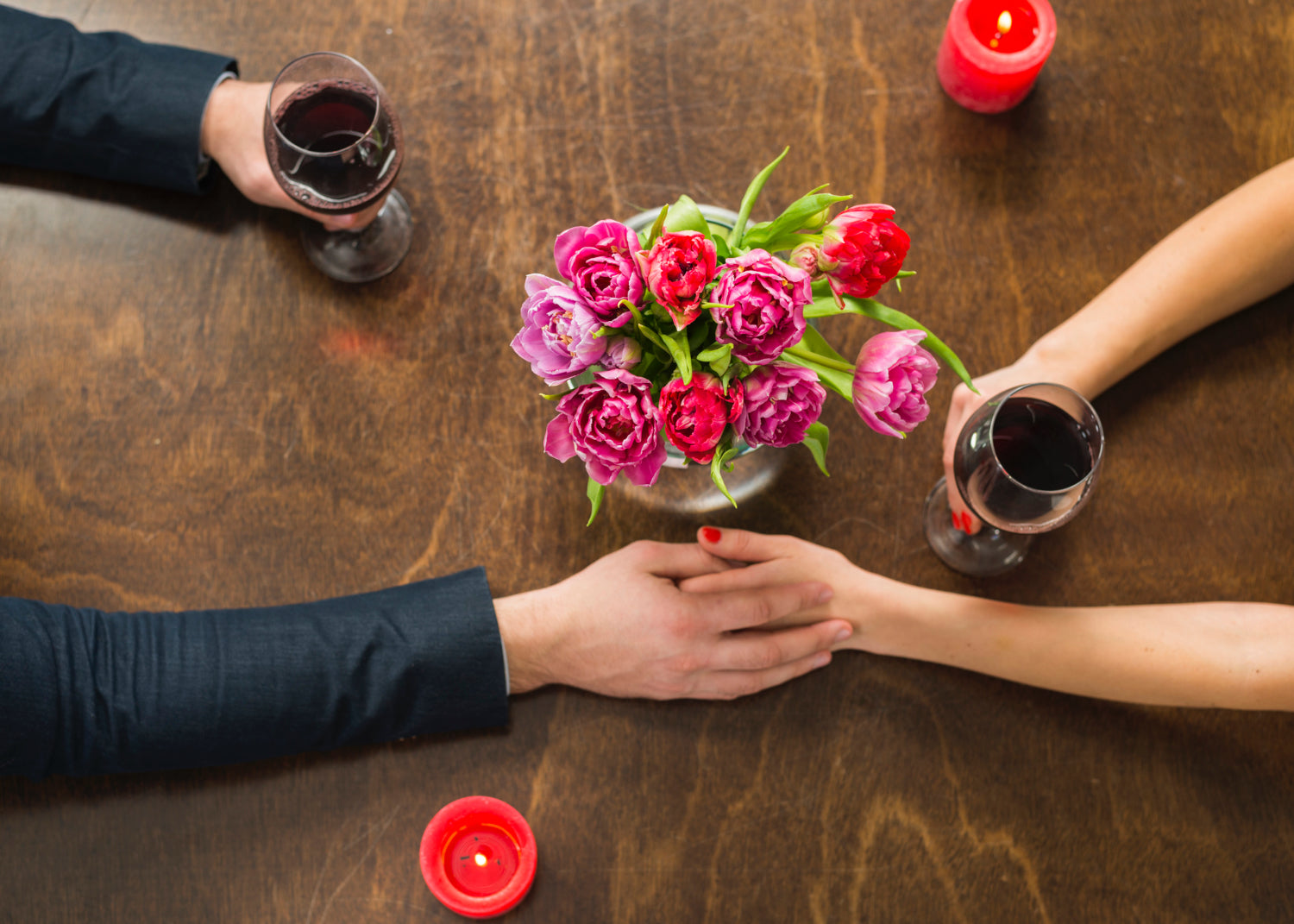 Stunning Nail Wraps for Your Dreamy Date